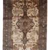 Silk Qum