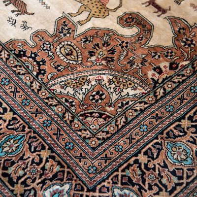 Silk Qum