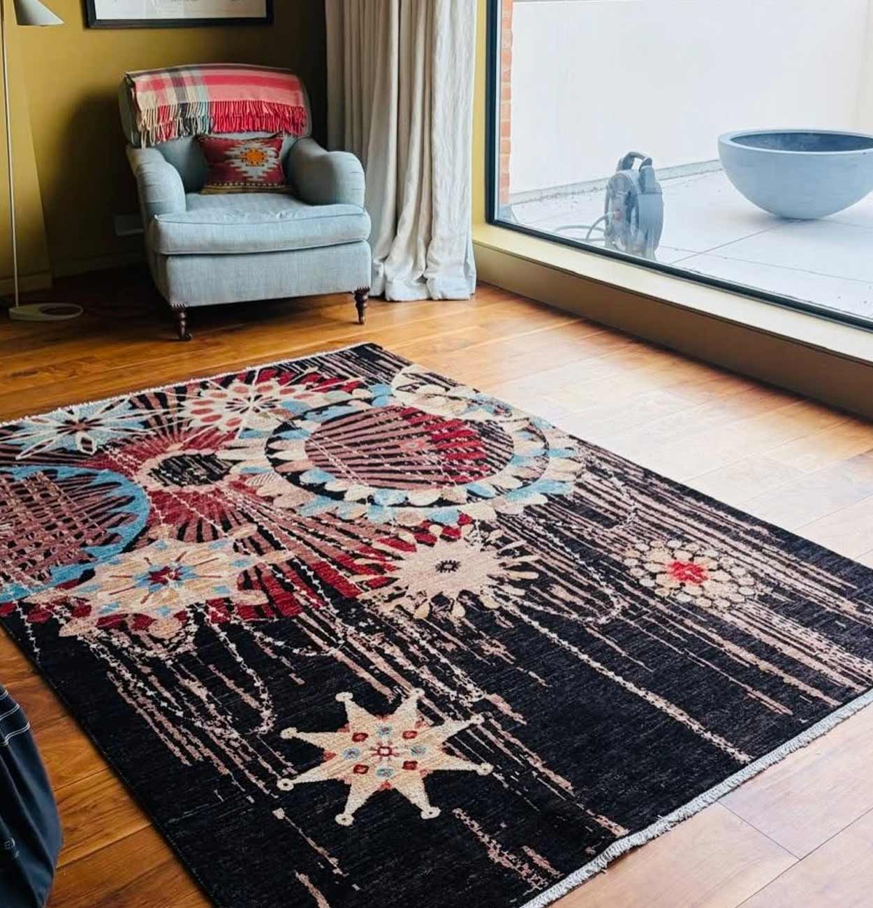 How to Choose the Perfect Handmade Rug for Your Home: Style, Function, and Expertise